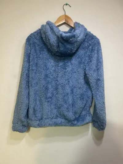 Polerón de felpa azul con capucha - miniatura 2
