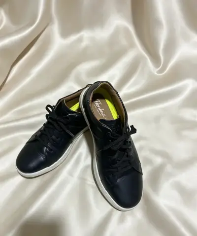 Zapatillas de cuero negro para hombre - miniatura 1