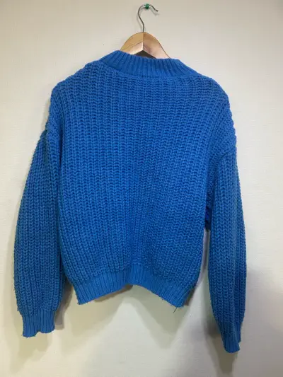 Suéter tejido azul para mujer - miniatura 2