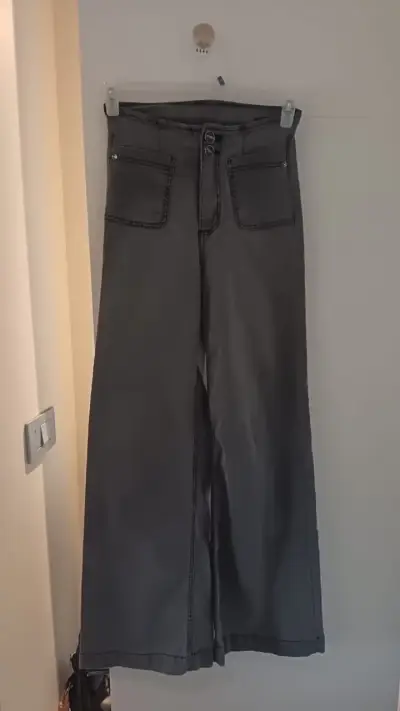 Pantalones anchos grises de mezclilla - miniatura 2