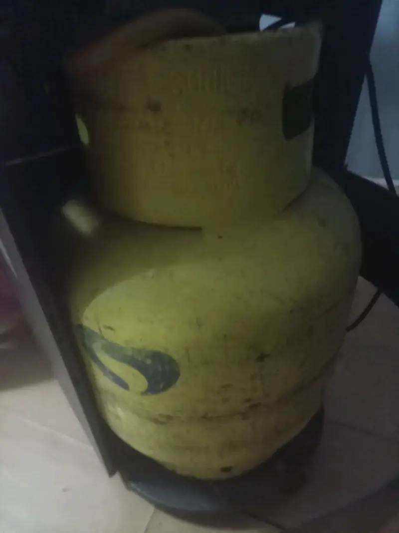Balón de gas amarillo 15 kg usado - 1