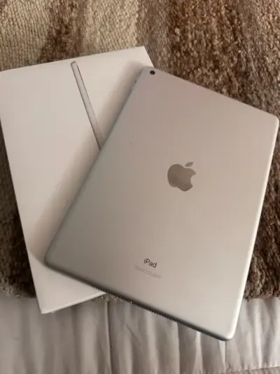 iPad 9 generación y caja original. - miniatura 2