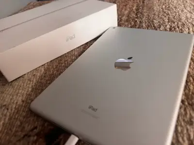 iPad 9 generación y caja original. - miniatura 4