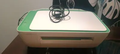 Impresora multifuncional HP DeskJet color verde - miniatura 2