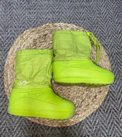 Botas de invierno para niños color verde - miniatura 2