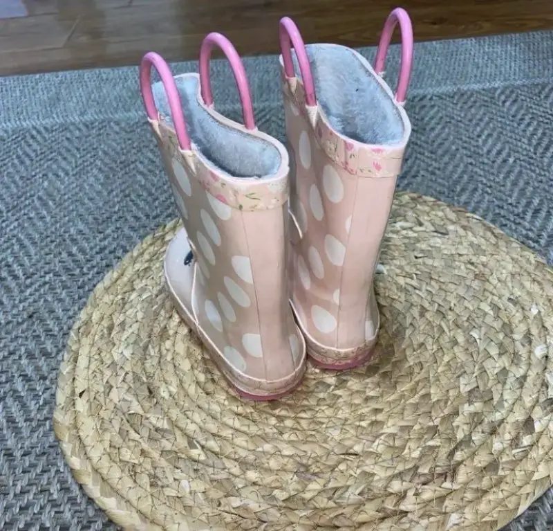 Botas de lluvia infantiles rosadas con diseño de conejito - 2