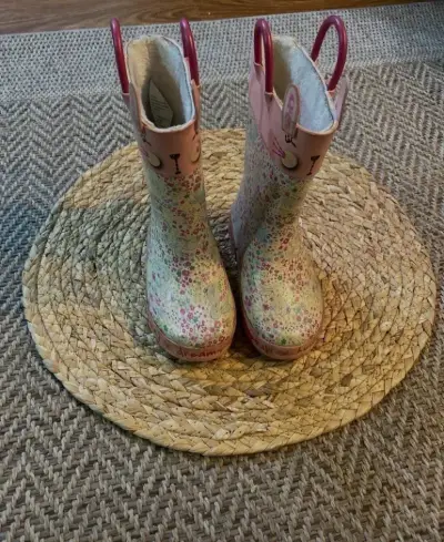 Botas de lluvia infantiles con diseño floral - miniatura 1