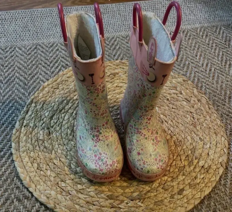 Botas de lluvia infantiles con diseño floral - 3