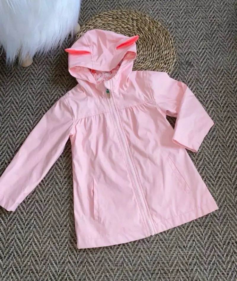 Chaqueta impermeable infantil rosa con orejas - 1