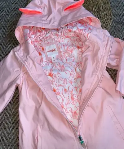 Chaqueta impermeable infantil rosa con orejas - miniatura 3