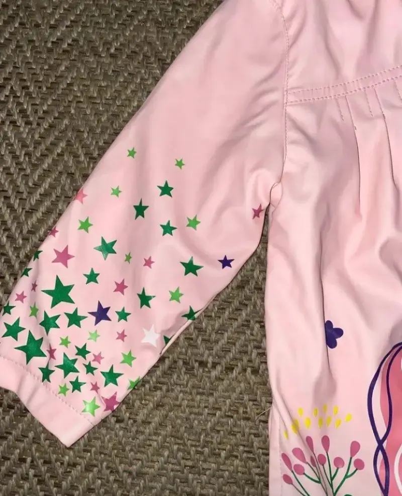 Abrigo infantil rosa con unicornio y arcoíris - 2