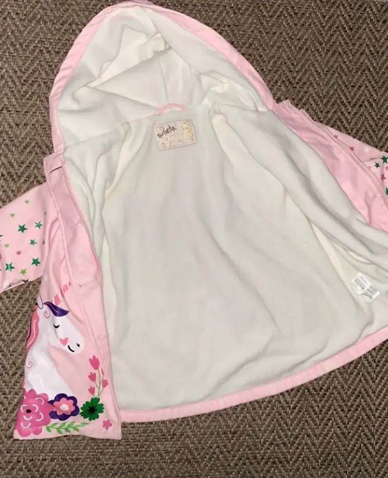Abrigo infantil rosa con unicornio y arcoíris - 4