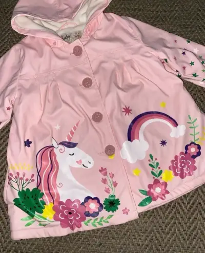 Abrigo infantil rosa con unicornio y arcoíris - miniatura 5