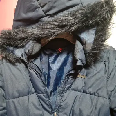 Chaqueta acolchada escolar para niña. - miniatura 3