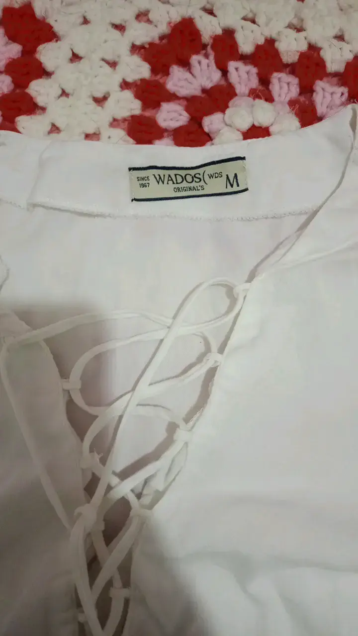 Blusa blanca con cordones talla M - 2