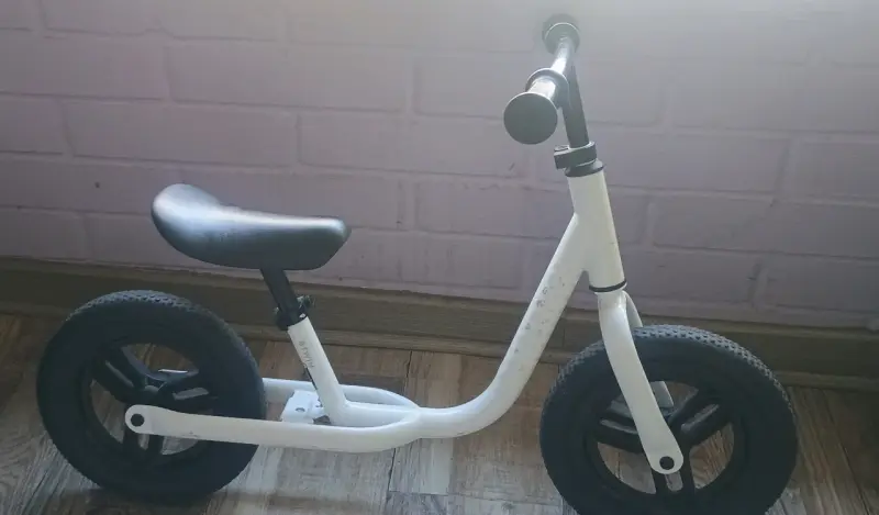 Bicicleta de equilibrio infantil blanca - 1