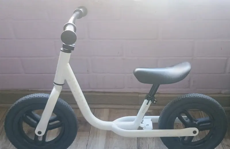 Bicicleta de equilibrio infantil blanca - 3