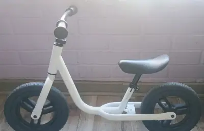 Bicicleta de equilibrio infantil blanca - miniatura 3