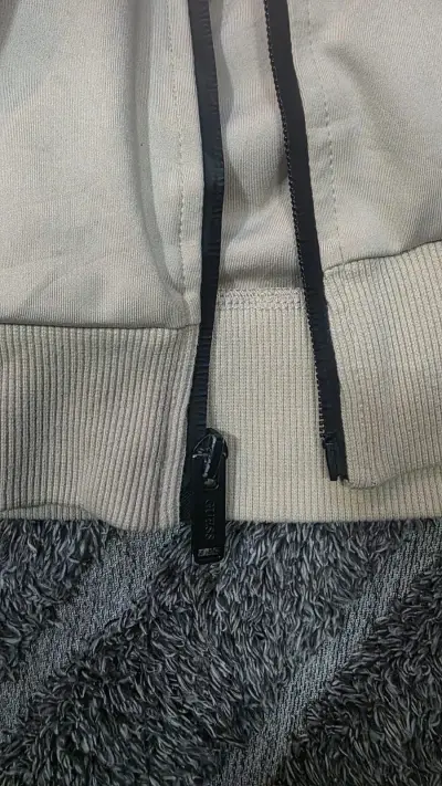 Polerón con capucha Guess beige unisex - miniatura 3