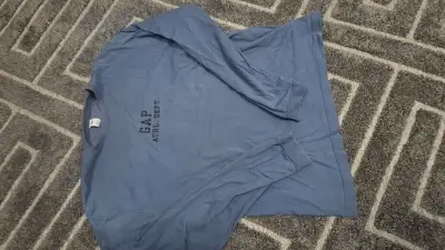 Polera manga larga azul GAP para hombre - miniatura 1