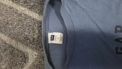 Polera manga larga azul GAP para hombre - miniatura 2