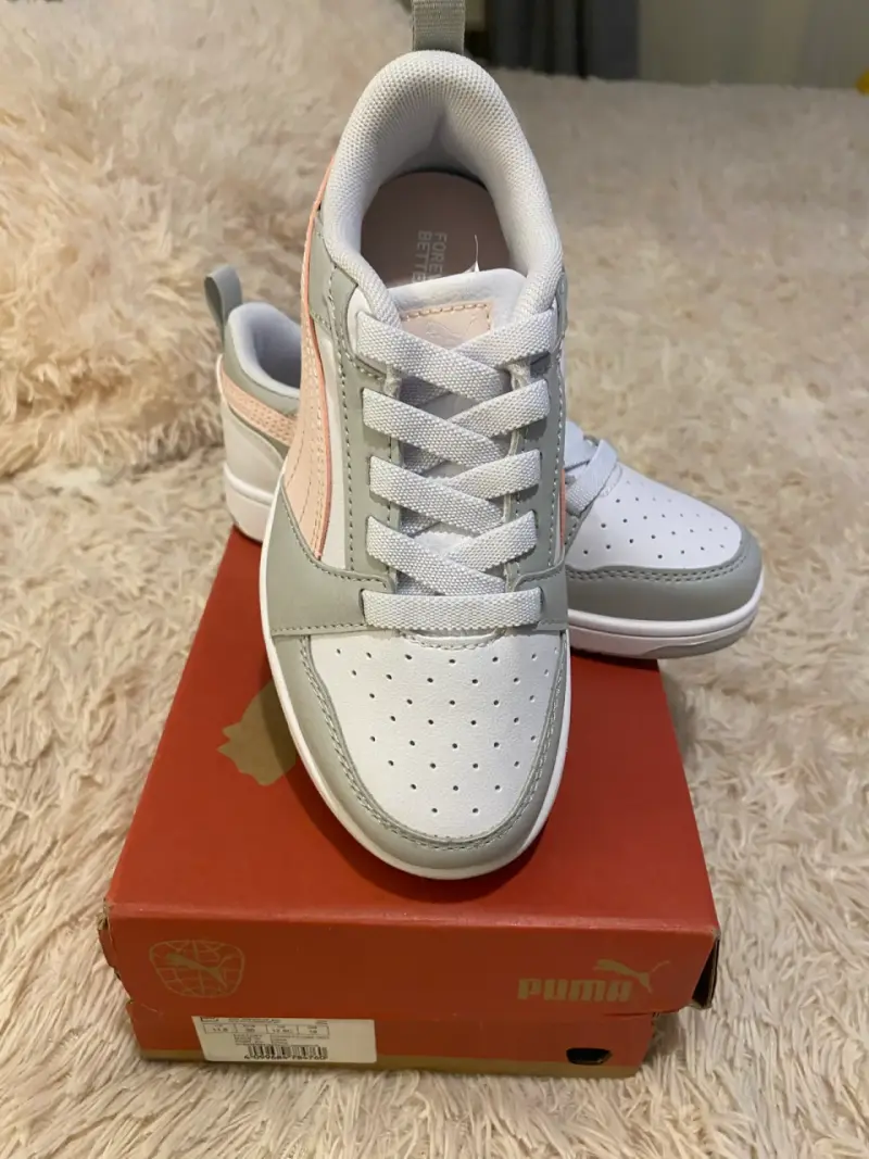Zapatillas deportivas Puma blancas y rosadas - 1