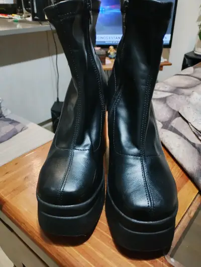 Botines negro con plataforma - miniatura 1