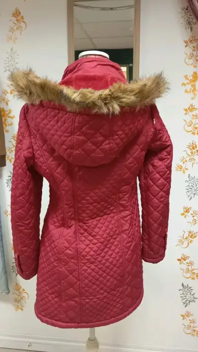 Chaqueta de invierno roja - miniatura 2