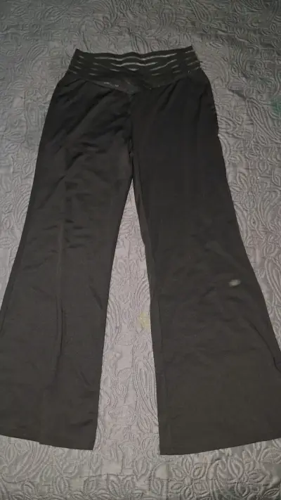 Pantalones deportivos negros con cintura estampada - miniatura 2