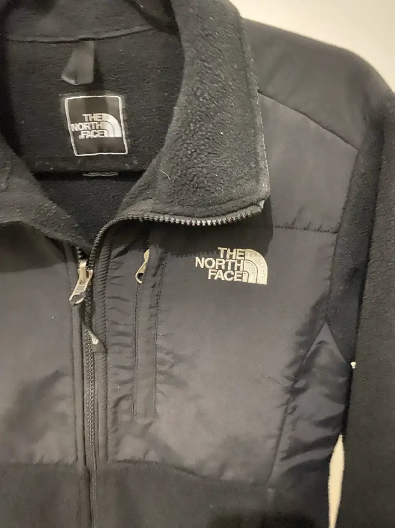 Chaqueta polar negra The North Face para mujer - 2