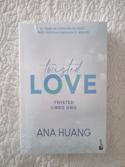 Libro 'Twisted Love' de Ana Huang - miniatura 1