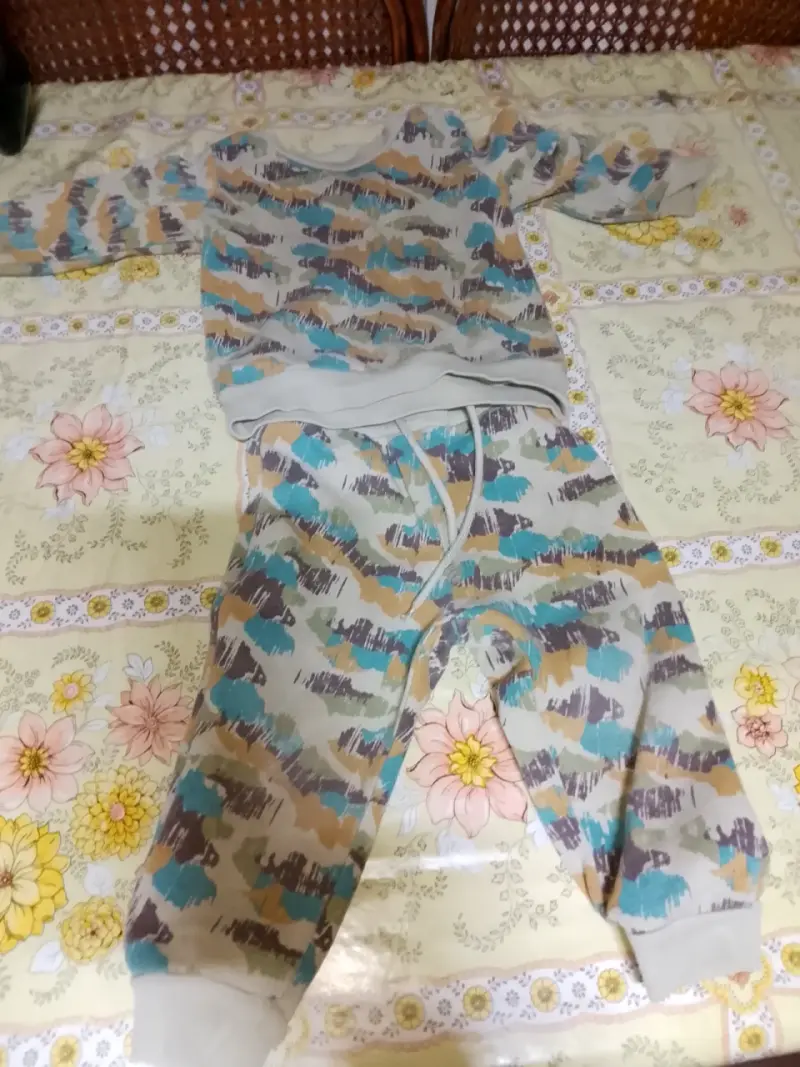 buzo infantil estampado camuflaje - 1