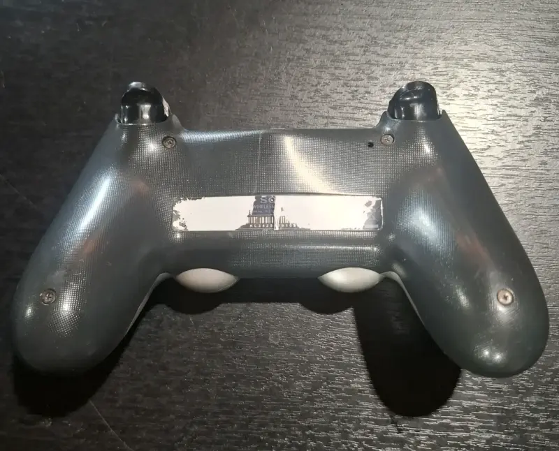 Control PS4 con detalles en L2 y R2 - 2