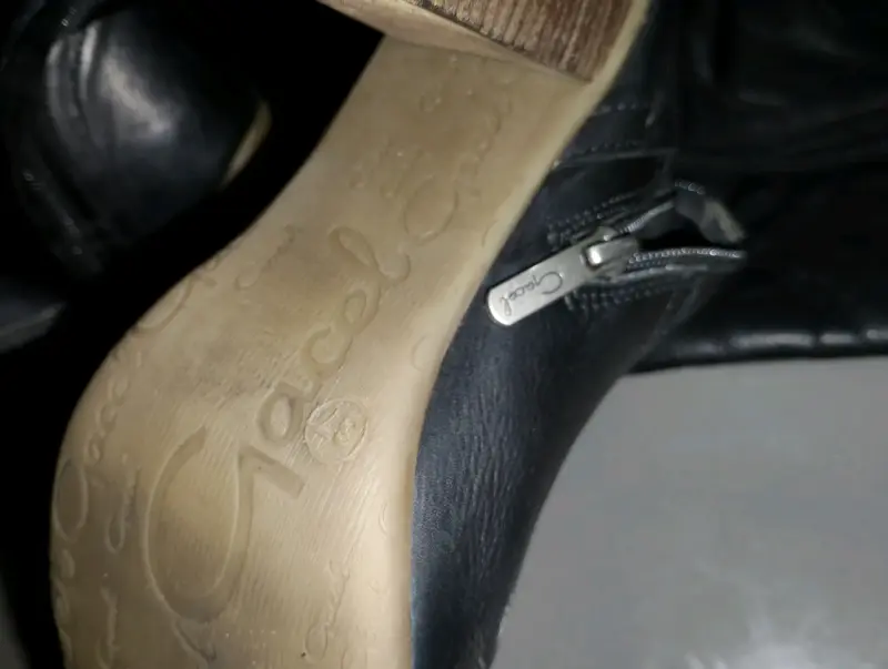 Botas de cuero negro para mujer con tacón alto - 4