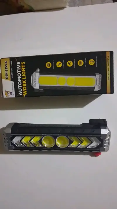 Luz de trabajo LED multifuncional para automóviles - miniatura 1