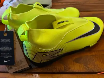 Zapatillas de fútbol Nike amarillas sin cordones - miniatura 2
