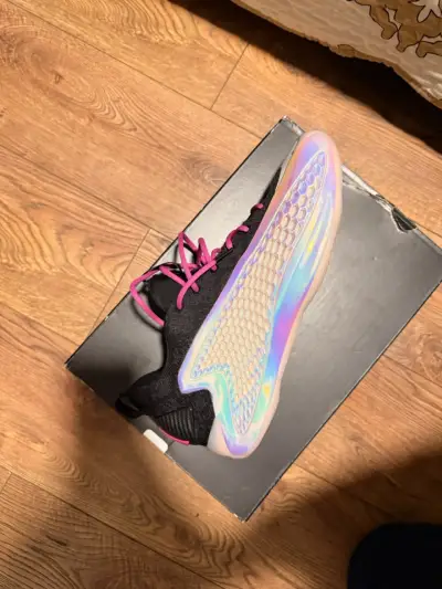 Zapatillas de basketball - miniatura 1