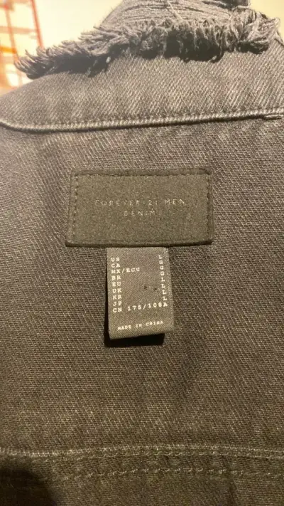 Chaqueta denim negra de forever 21 para hombre - miniatura 4