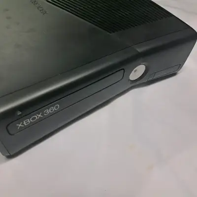 Consola Xbox 360 liberada desbloqueada + juegos - miniatura 5