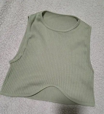 Top corto sin mangas color beige  para mujer - miniatura 1