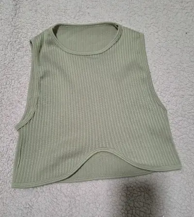 Top corto sin mangas color beige  para mujer - miniatura 2