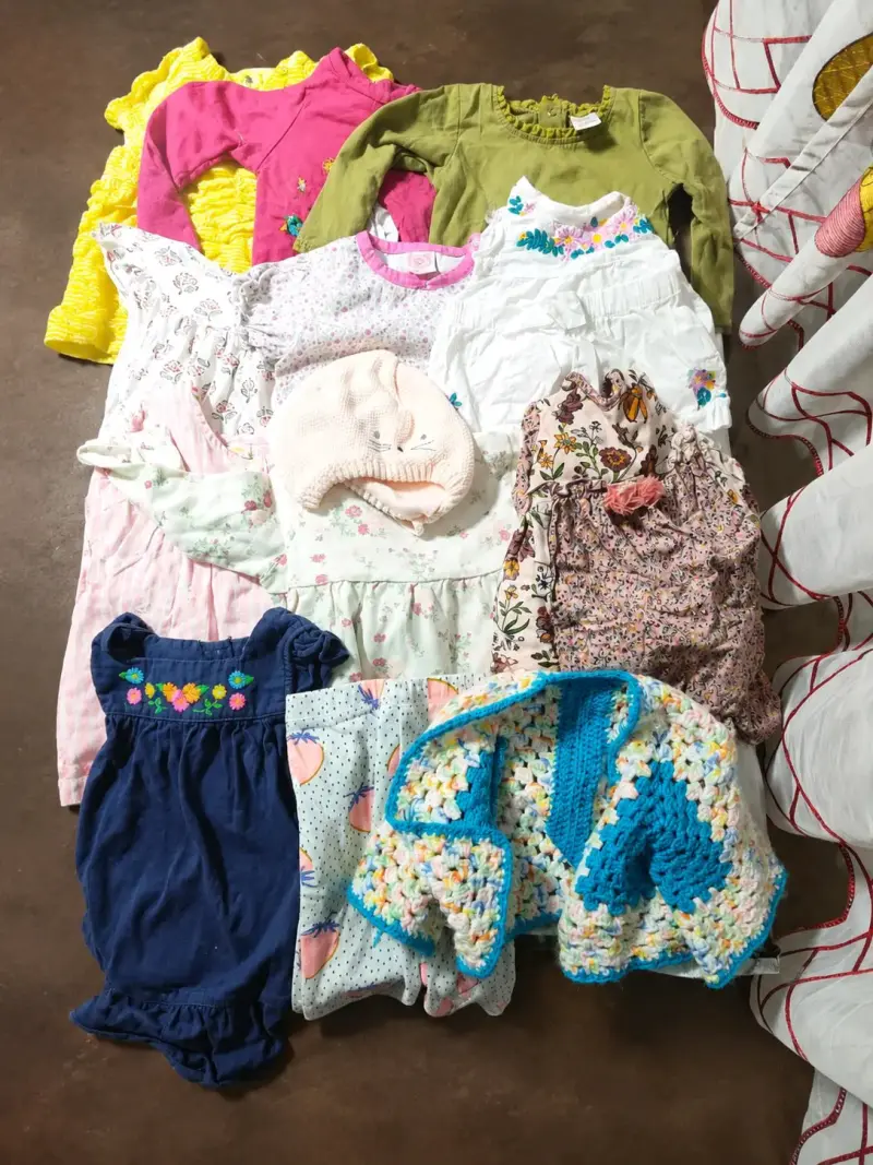 Lote de ropa infantil variada para niñas