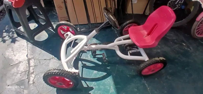 Kart a pedales para niños color rojo - 1