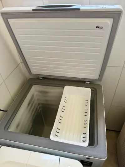 Congelador Midea 142L - Como nuevo! - miniatura 3