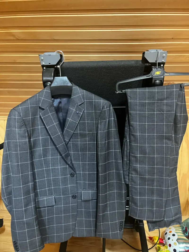 Traje formal a cuadros gris - 4