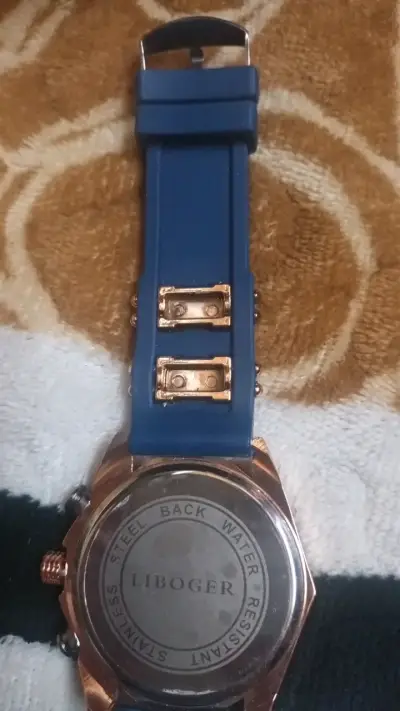 Reloj deportivo azul con correa de silicona - miniatura 2