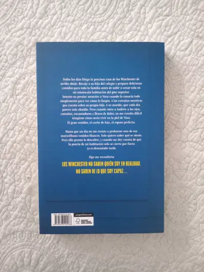 Libro 'La Asistenta' de Freida McFadden - miniatura 2