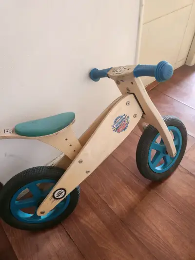Bicicleta de equilibrio de madera para niños - miniatura 1