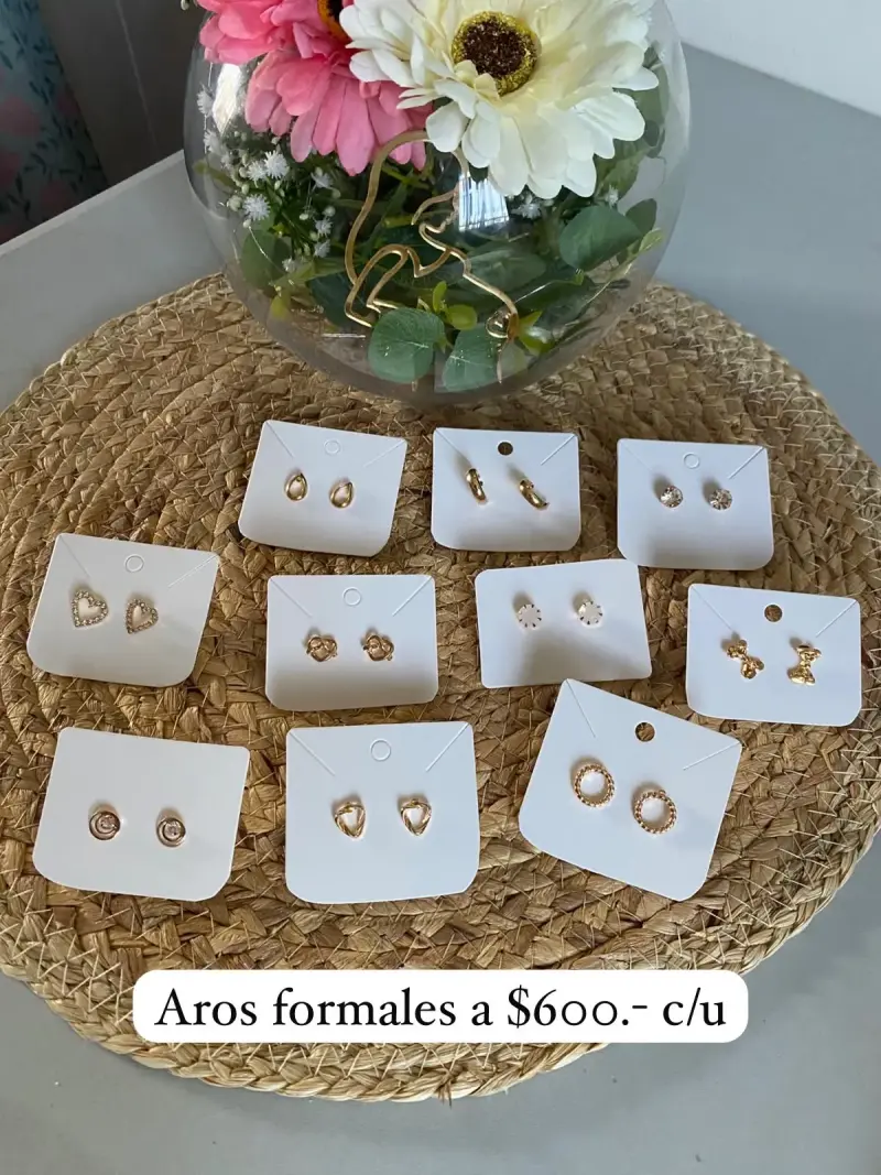 Aros dorados pequeños
