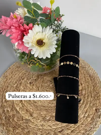 Elegantes pulseras doradas de moda - miniatura 2